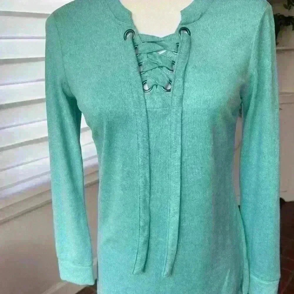 COMO VINTAGE BOHO LONG SLEEVE Blue Front Tie Super Soft Top -Size M - NWT - Picture 2 of 5